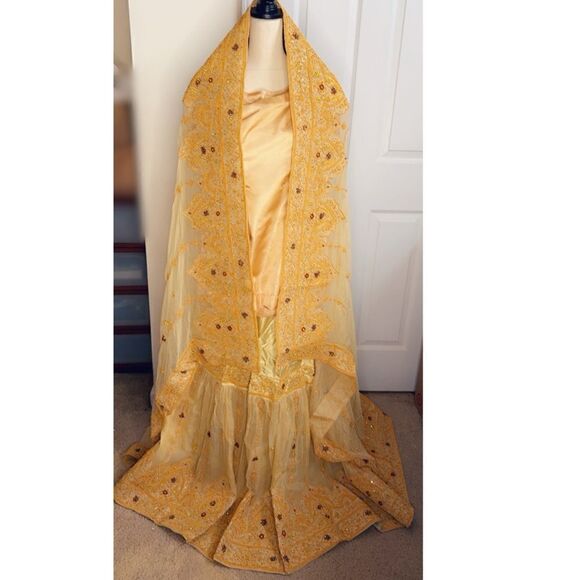 PAKISTANI BRIDAL DRESS LEHENGA DESIGNER WEDDING COLLECTION - FABRIC TO BE SIZED - Picture 2 of 5